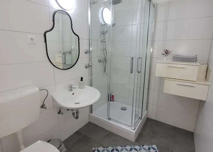 2 In Zentrale Lage *