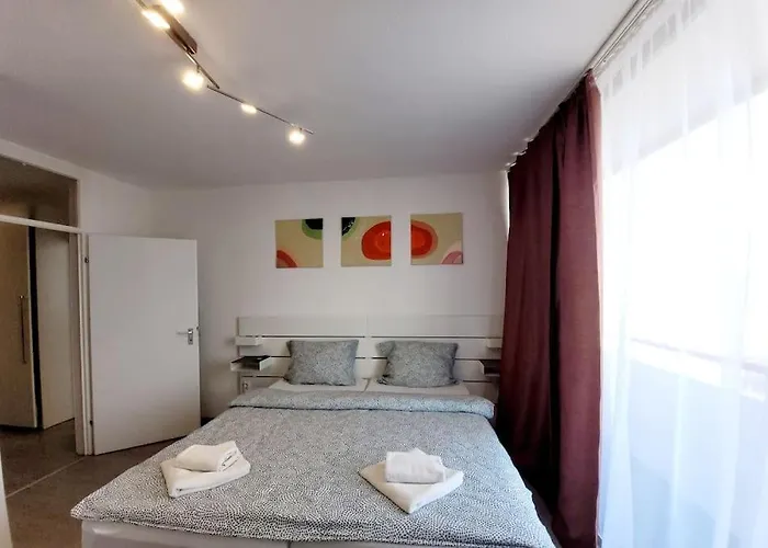 2 In Zentrale Lage Lejlighed *