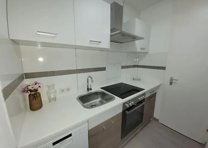 2 In Zentrale Lage *